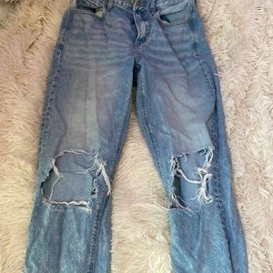 American Eagle high waisted slim fit mom jean